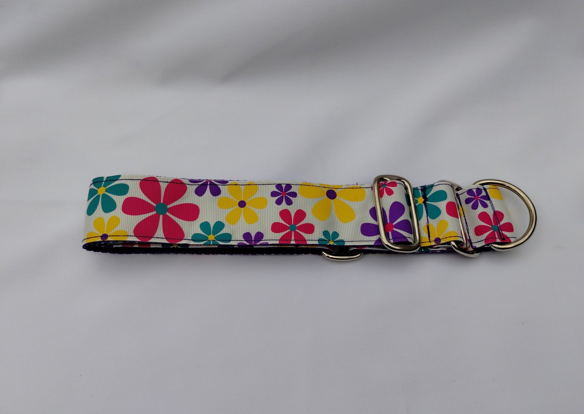 Martingale Collar with Hippie Flower White Grossgrain Ribbon